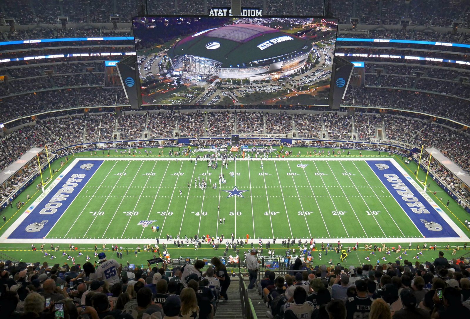 Cowboys Legend Accused of Fraud by Native American Investors